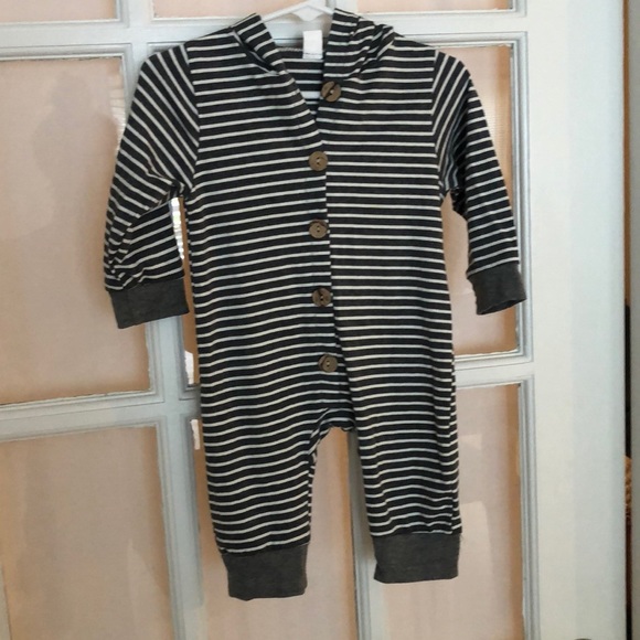 amazon Other - Grey white striped hooded onesie